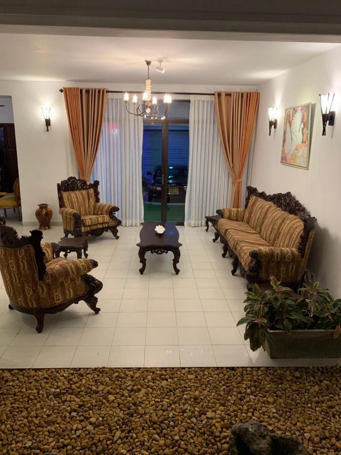 Elegance Oasis, Colombo 3 Hotel Luaran gambar