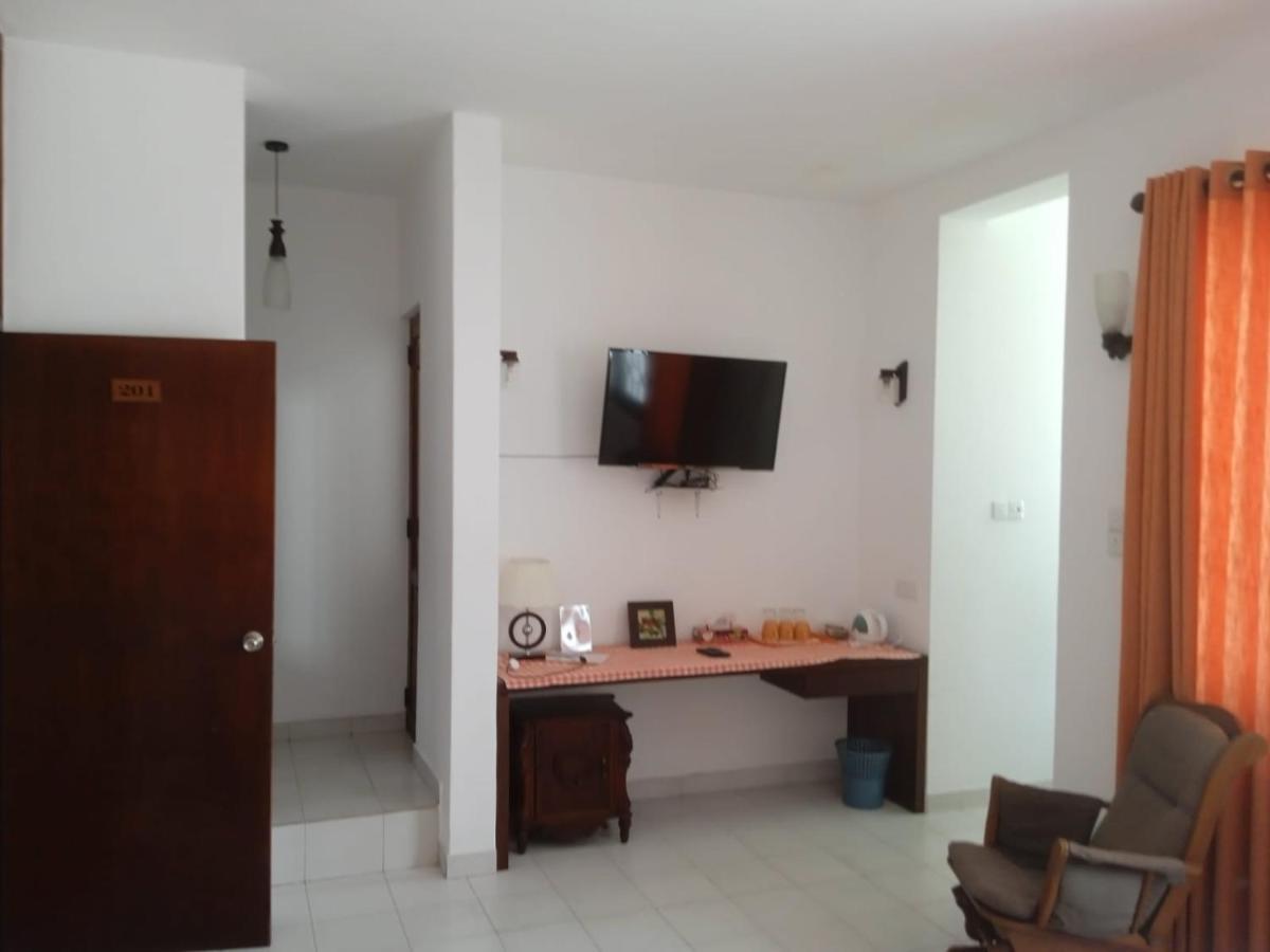 Elegance Oasis, Colombo 3 Hotel Luaran gambar