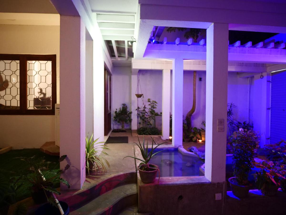 Elegance Oasis, Colombo 3 Hotel Luaran gambar