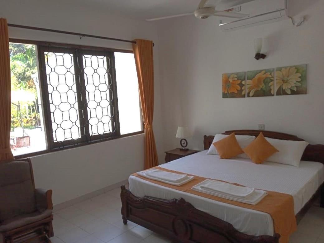 Elegance Oasis, Colombo 3 Hotel Luaran gambar